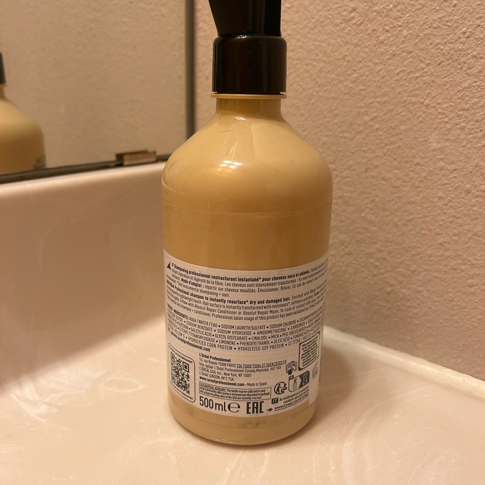 L'Oreal Absolut Repair Shampoo - Cream Bottle - Picture 2 of 2